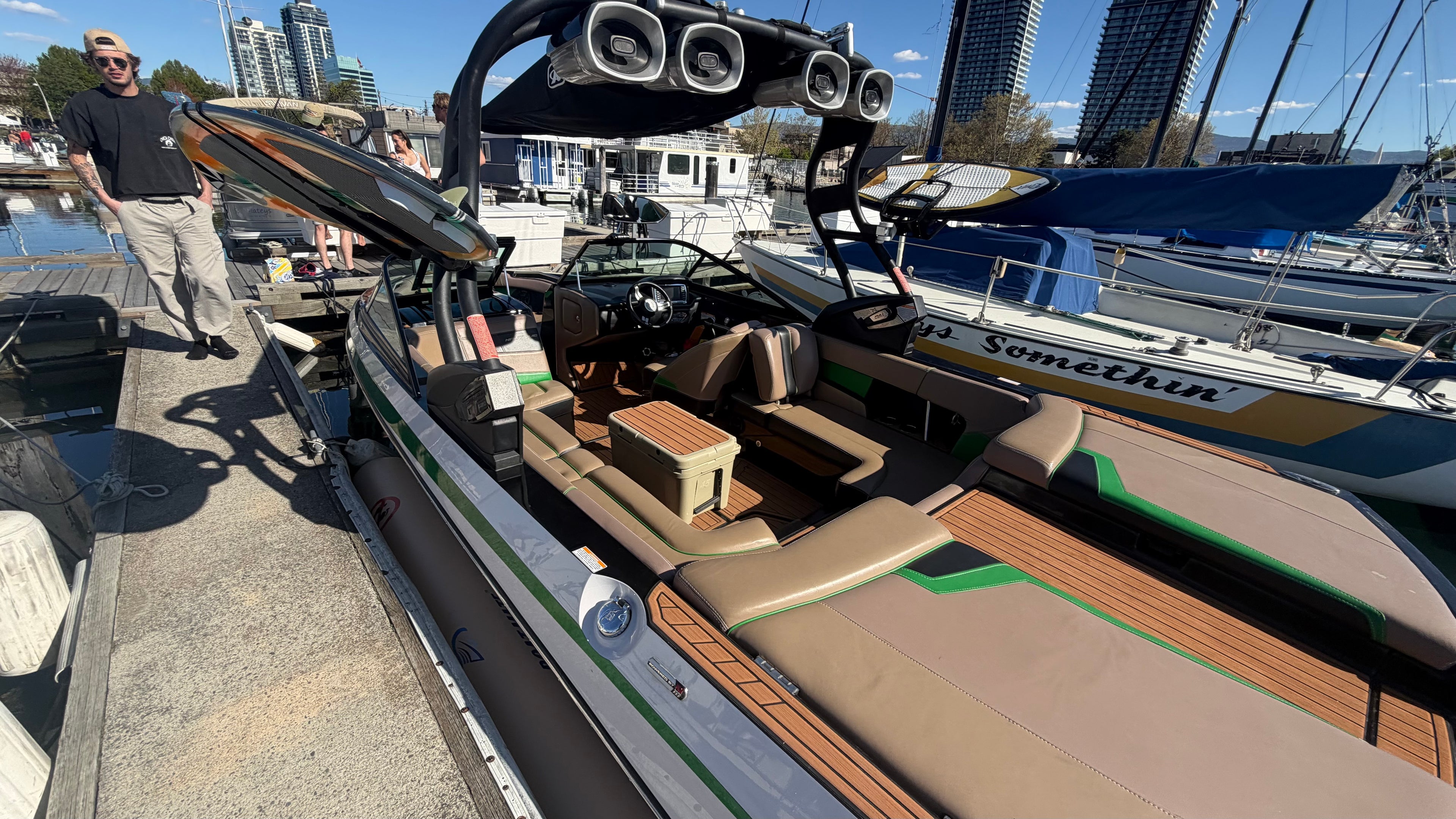Super Air Nautique 230